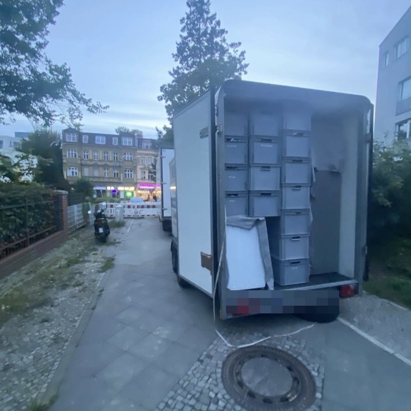 WegWunder Umzugs-LKW mit Berliner Kennzeichen - Bewertung von Ela Tural
